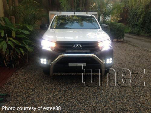 DRL12 Toyota Hilux 8th Generation Gen Series AN120 AN130 SR SR5 Workmate Hi-Rider Icon Active Invincible LED Fog Light UK United Kingdom USA Australia Europe Daytime Day Running Light DRL Day-Running-Light Lamp Front Lights With Turn Indicator Signal Light Amber White For Car Aftermarket Pair 2015 2016 2017 2018 Bezel 4 Bulb Four