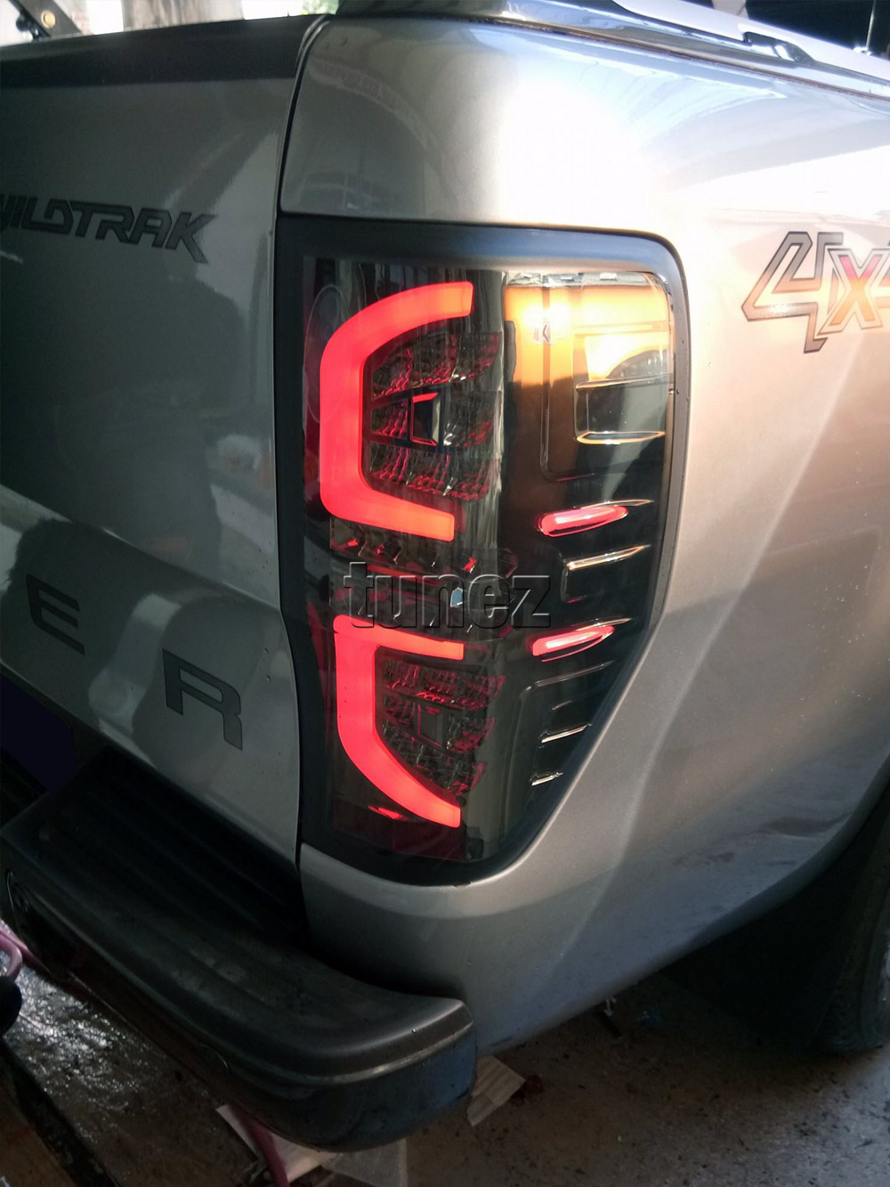 FRR01 Ford Ranger PX MK1 MK2 MKII MKI T6 Wildtrak XL XLS XLT LED Smoked LED Tail Rear Lamp Lights For Car Smoke AT Taillights Rear Lamp Light Aftermarket Pair