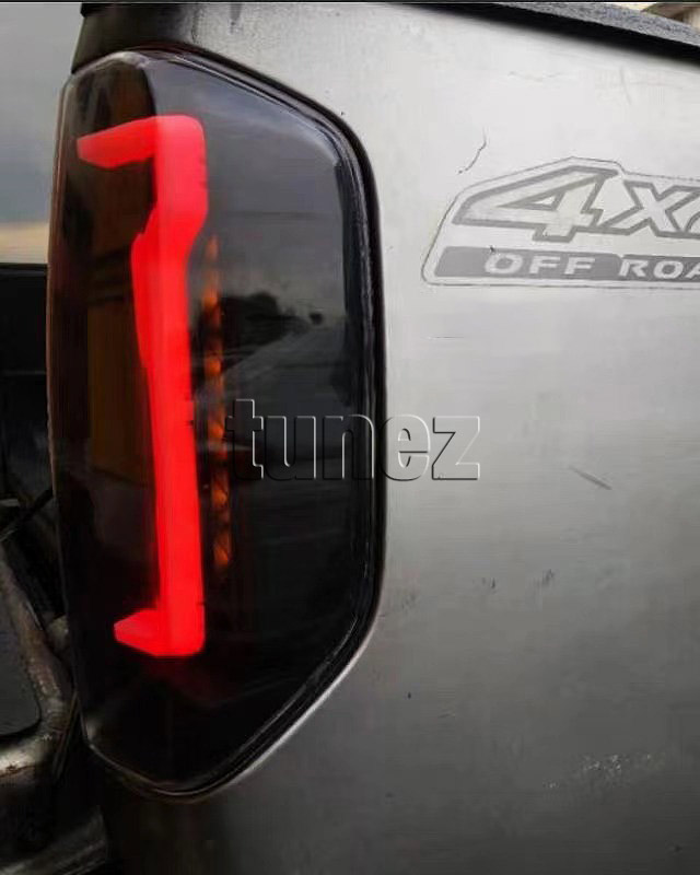 RLNV03 Nissan Navara D40 Series ST ST-X ST-X 550 Outlaw Titanium dCi Visia Acenta Tekna 2005 2006 2007 2008 2009 2010 2011 2012 2013 2014 2015 Full LED Sequential Flow Turn Signal Replacement OEM Standard Original Replace A Pair Set Left Right Side LH RH Lamp ABS Front Back Rear Tail Light Tail Lamp Head Light Headlight Taillights UK United Kingdom USA Australia Europe Set Kit For Car Aftermarket