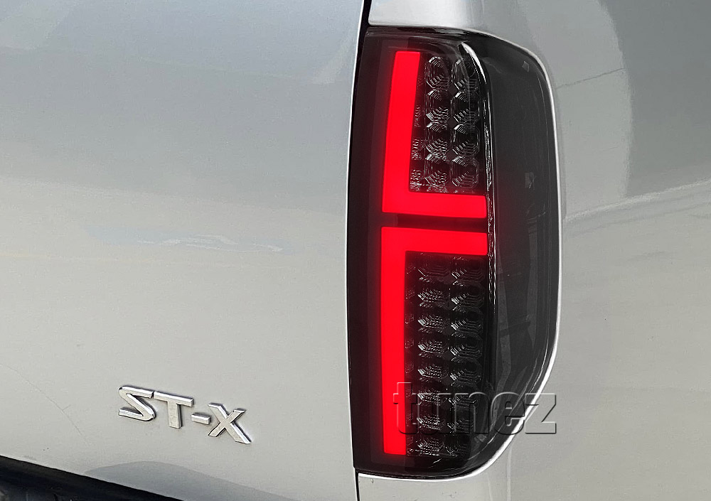 RLNV05 Nissan Navara D40 Series ST ST-X ST-X 550 Outlaw Titanium dCi Visia Acenta Tekna 2005 2006 2007 2008 2009 2010 2011 2012 2013 2014 2015 Full LED Sequential Flow Turn Signal Replacement OEM Standard Original Replace A Pair Set Left Right Side LH RH Lamp ABS Front Back Rear Tail Light Tail Lamp Head Light Headlight Taillights UK United Kingdom USA Australia Europe Set Kit For Car Aftermarket